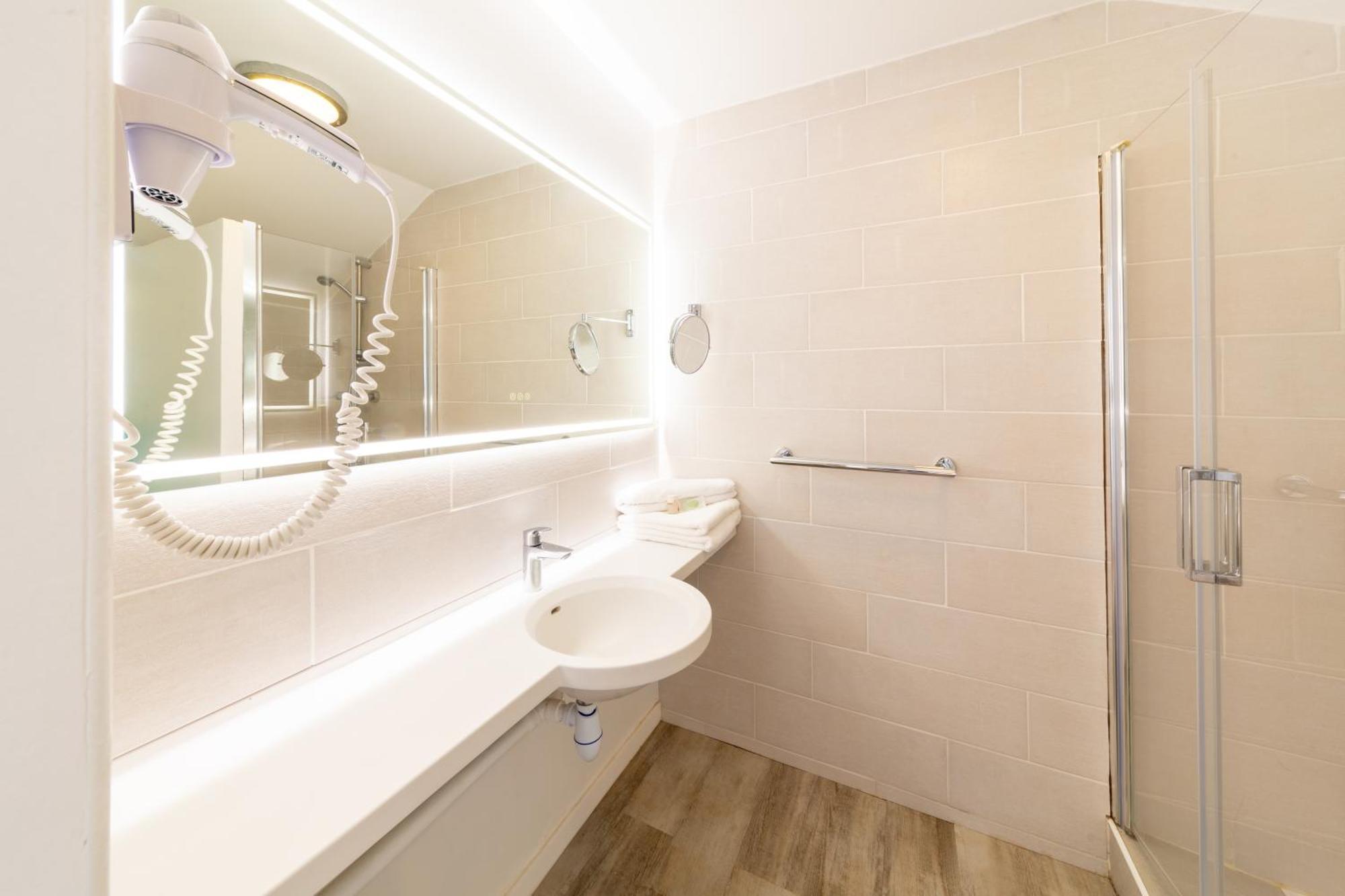Studios Communicants avec Climatisation et Terrasse (5 Personnes) - Vue sur Mer